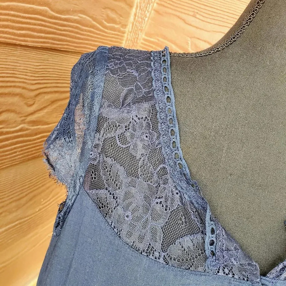 Abercrombie & Fitch Size Medium Women's Navy Blue Lace Top - Picture 6 of 11